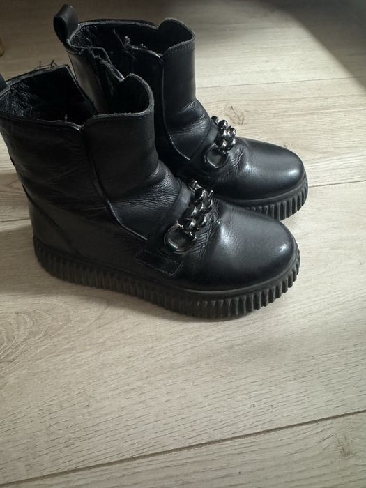 Продам кожанные ботинки для девочки