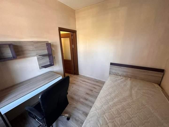 Дава се под наем Тристаен апартамент в Пловдив, Център - 76 кв.м за 400 € - Снимка #3