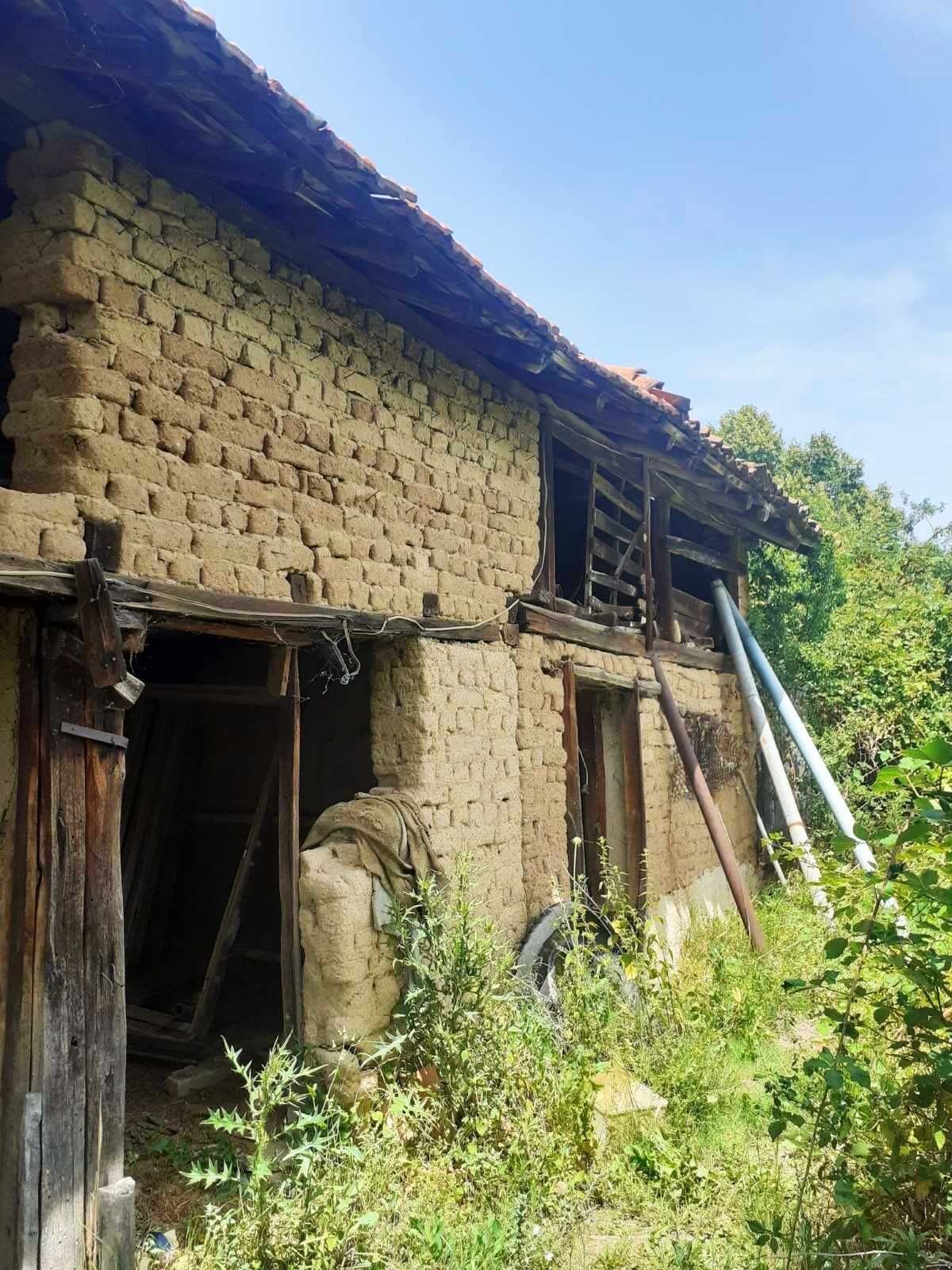 къща с двор с.Кръстевич