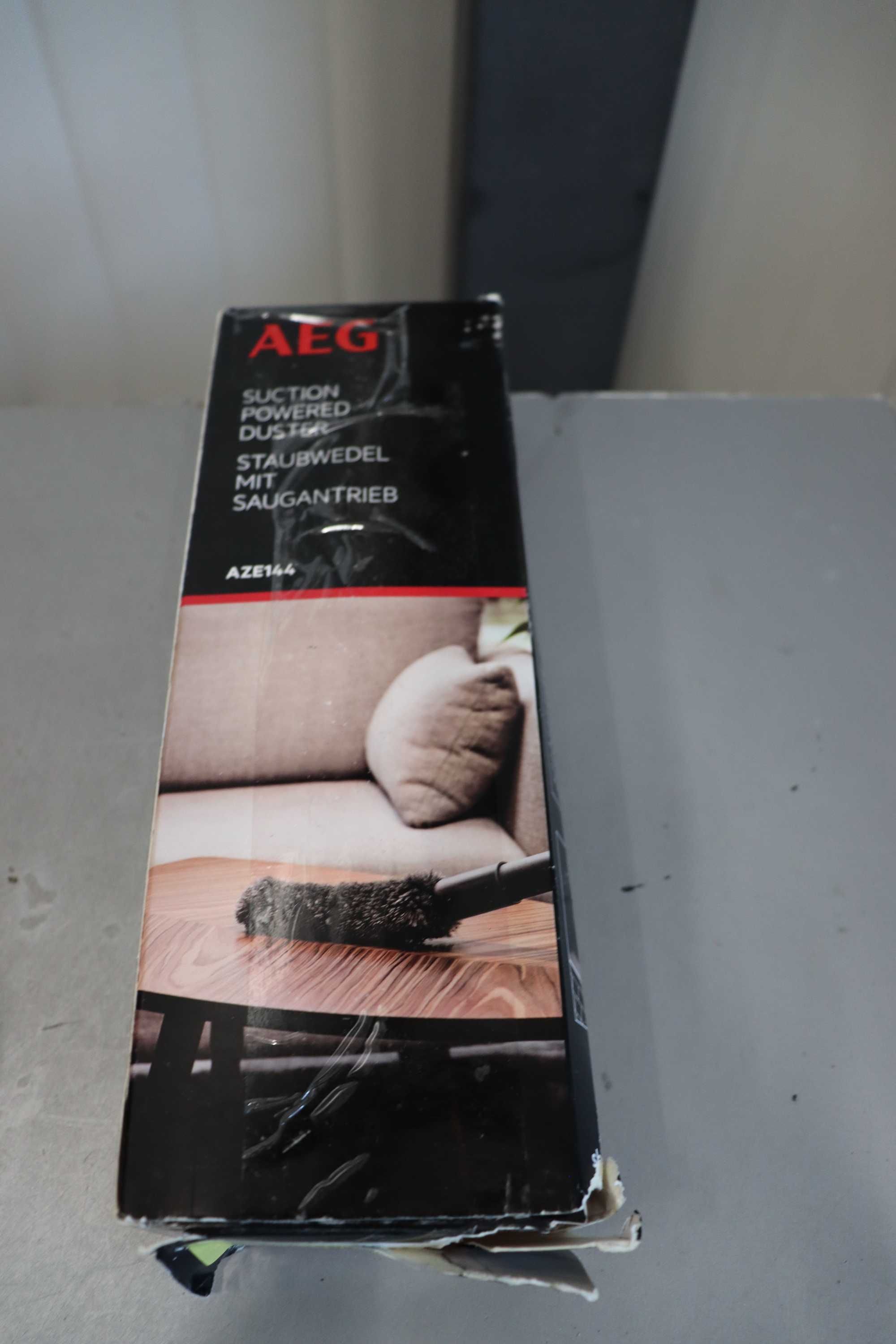AEG AZE144 четка за прах за нежно почистване на чувствителни предмети