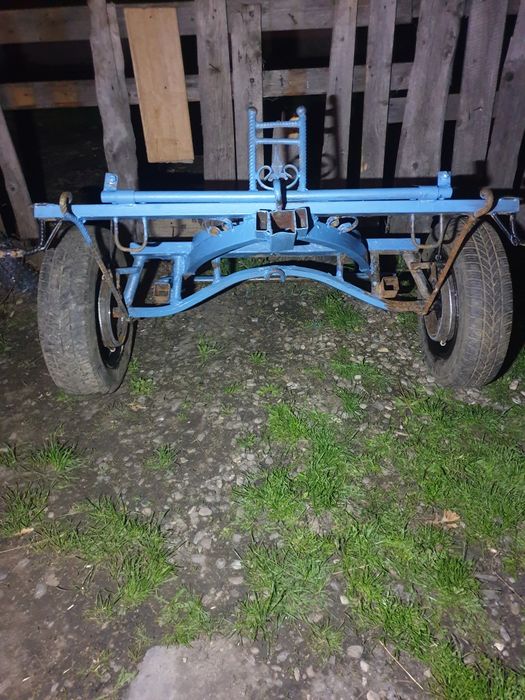 Vând caruta făcută nouă