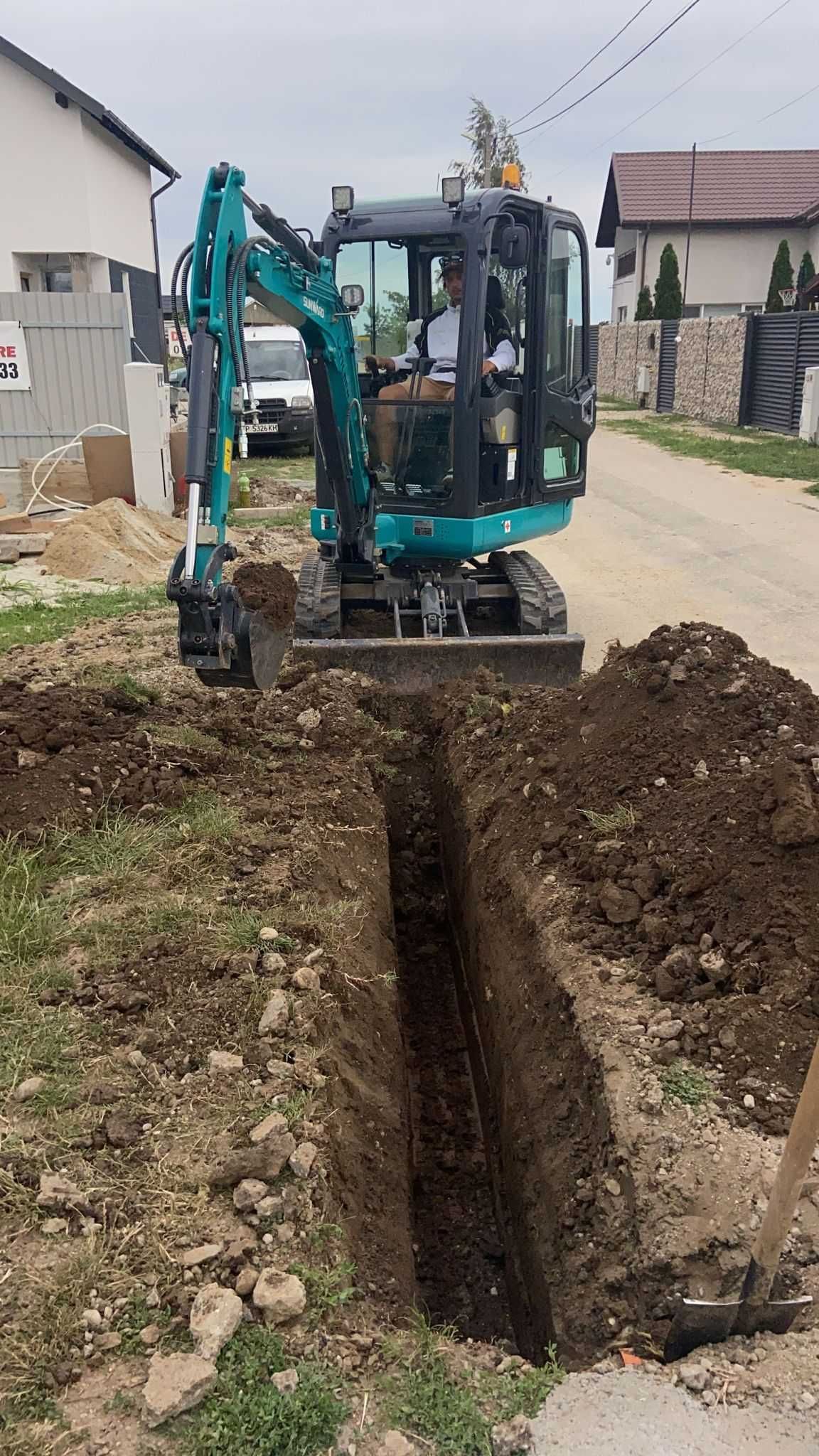 Inchiriere miniexcavator