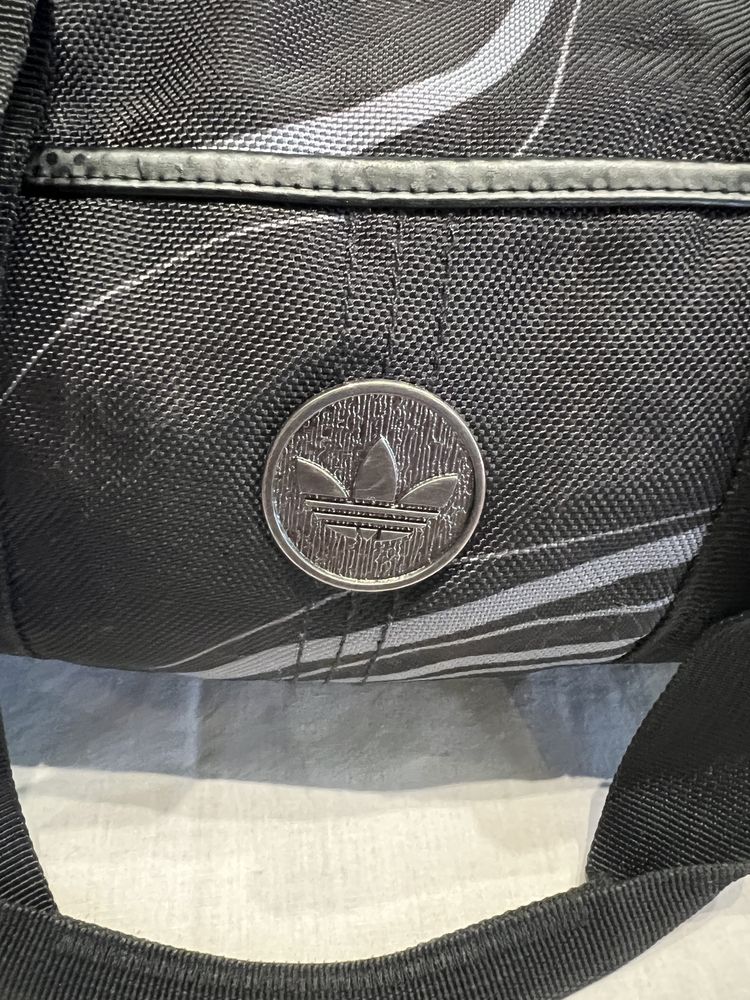Оригинална чанта на ,.Adidas”
