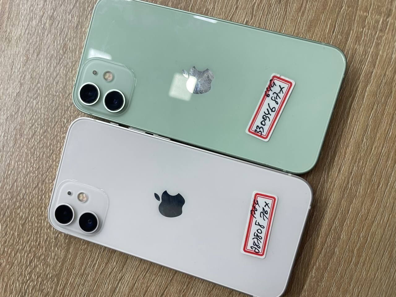 iPhone  12 mini.