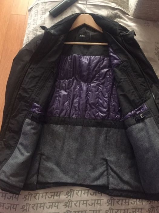 Vand geaca marca Hugo Boss originala 100%