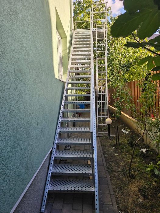 Scări metalice profesionale