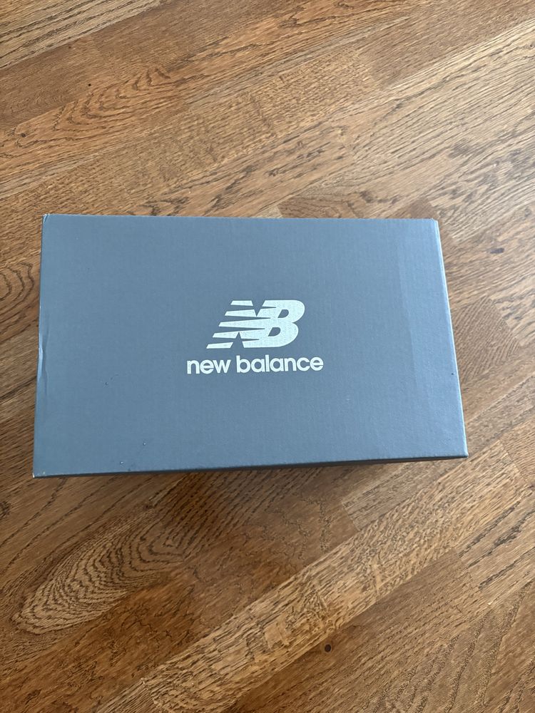 New Balance 2002R