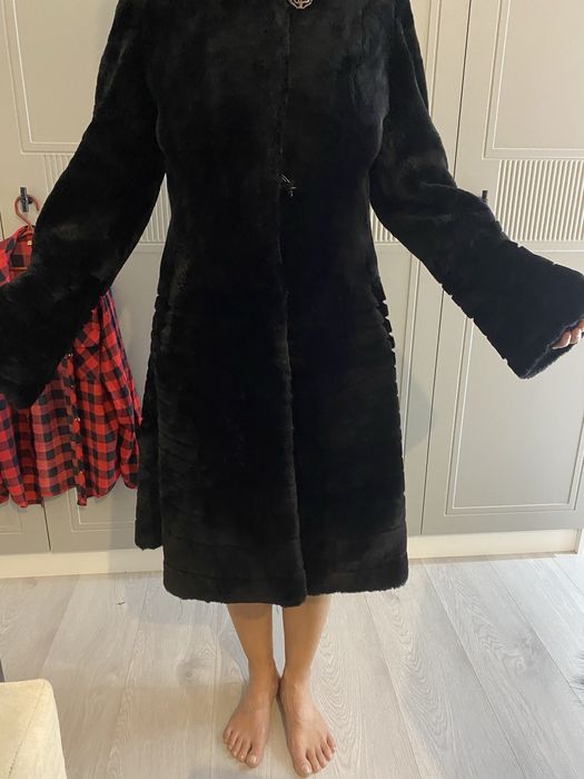Продам шубу черную искусственный мех