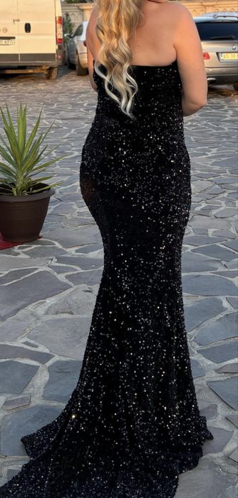 Rochie neagra cu trena(paiete)