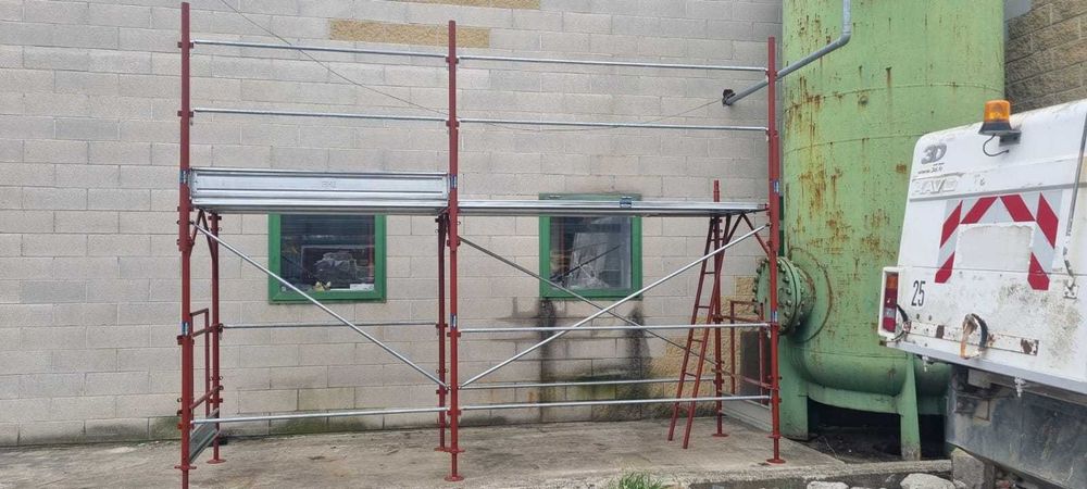 Vanzare schela metalica noua vopsita cu podina de 1,8m