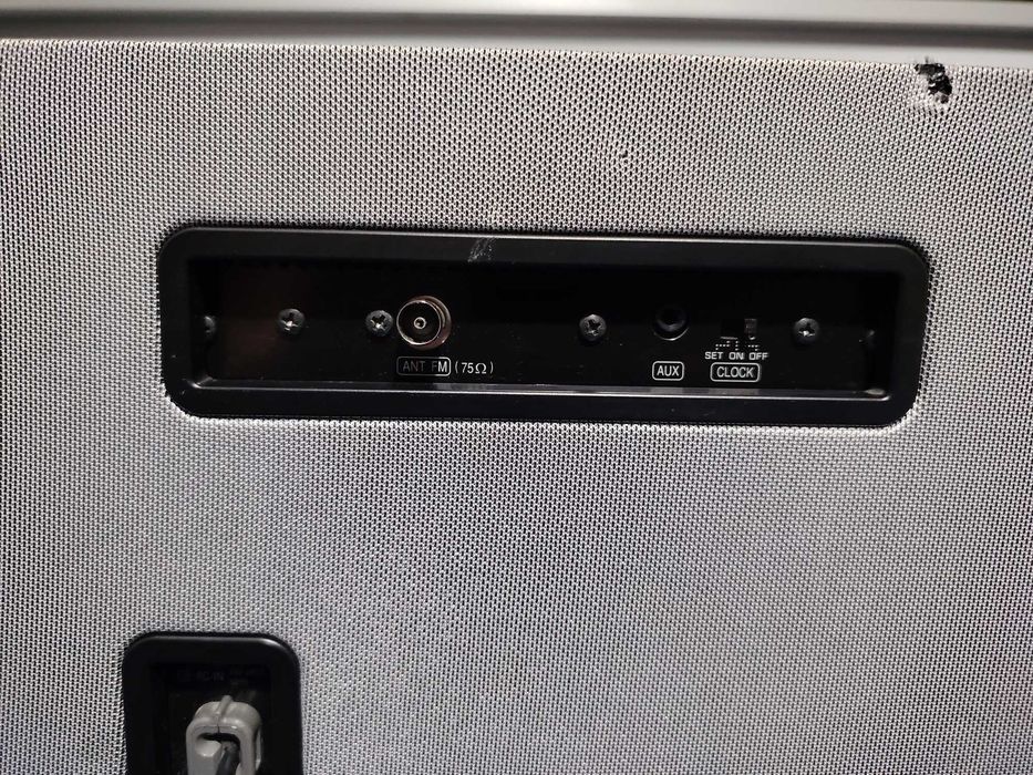 LOEWE SoundBox model 51202 T, sistem audio, cu CD, IPod, USB, radio