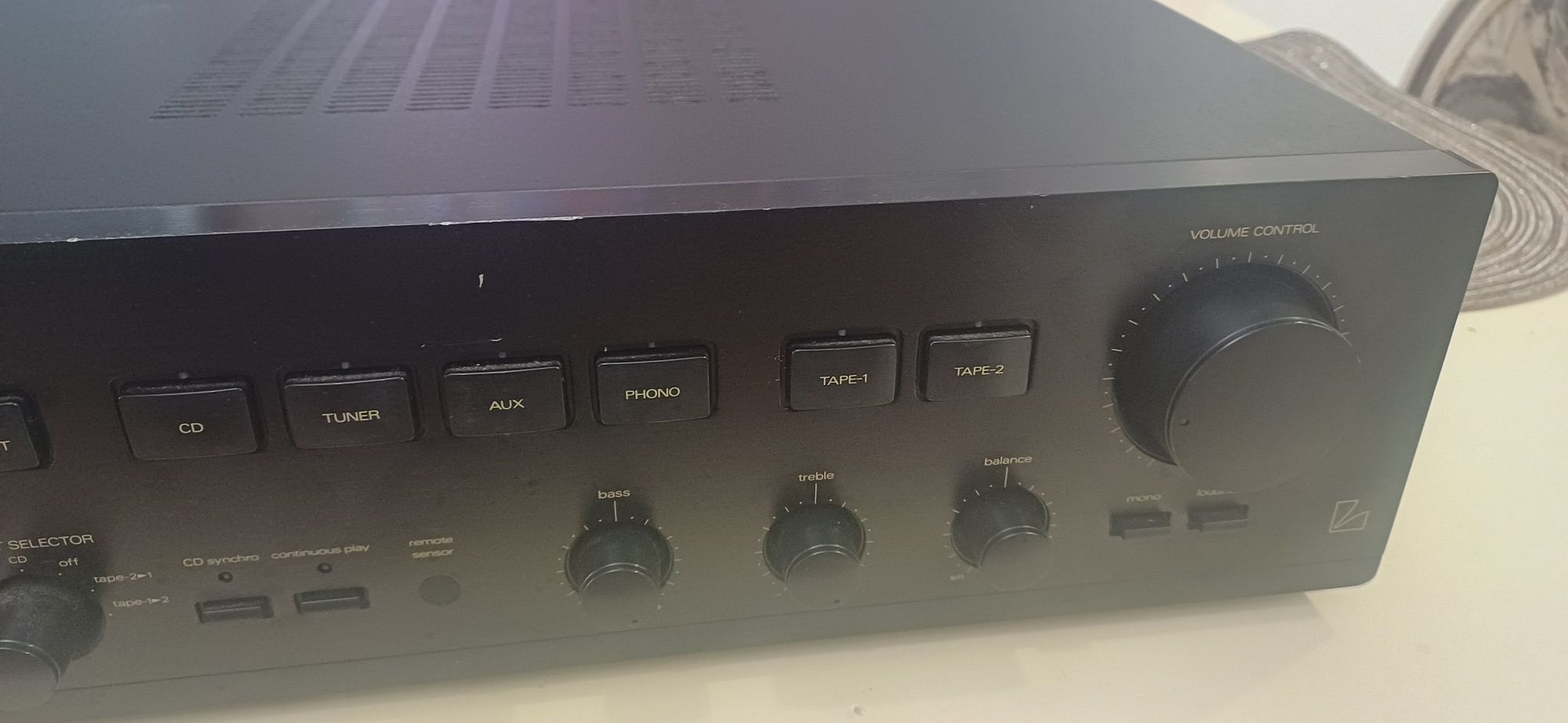 Продавам мощен усилвател Luxman a353