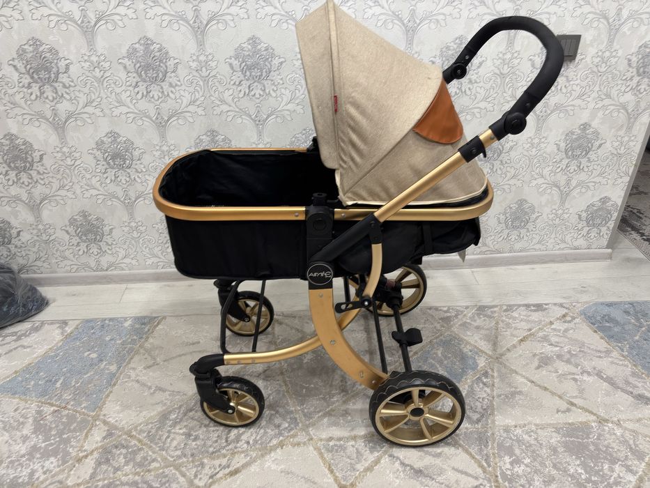 Продаю коояску и стулья вместе.Цена:25000 общ