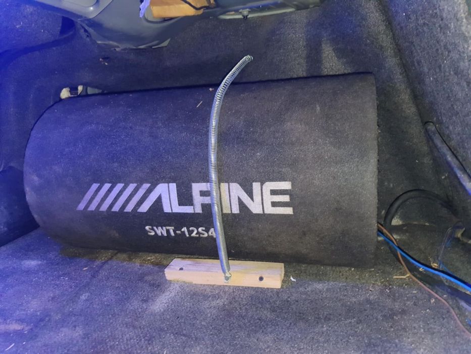 De vanzare amplificator auto 4 canale