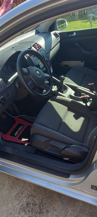 Vând Golf 5 1.4benzina