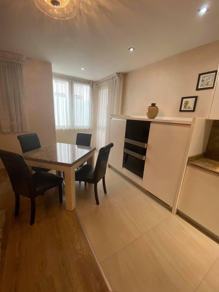 Дава се под наем Двустаен апартамент в Пловдив, Кършияка - 75 кв.м за 450 € - Снимка #2