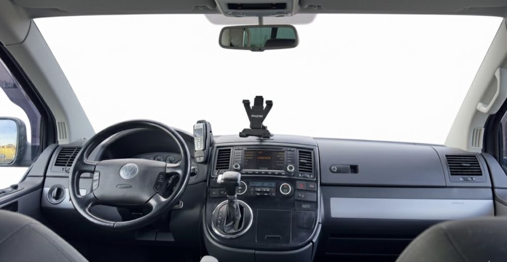 VW Multivan 2,5 TDi 180 Cp Proprietar 7 locuri 220v