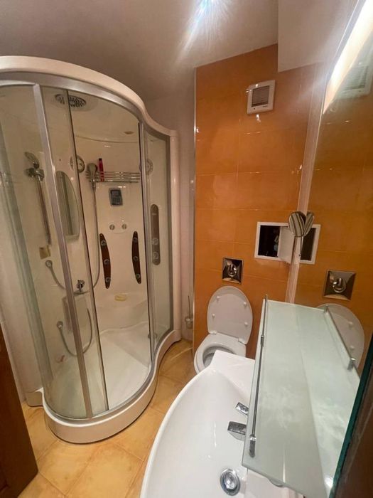 Тристаен апартамент в кв. Възраждане