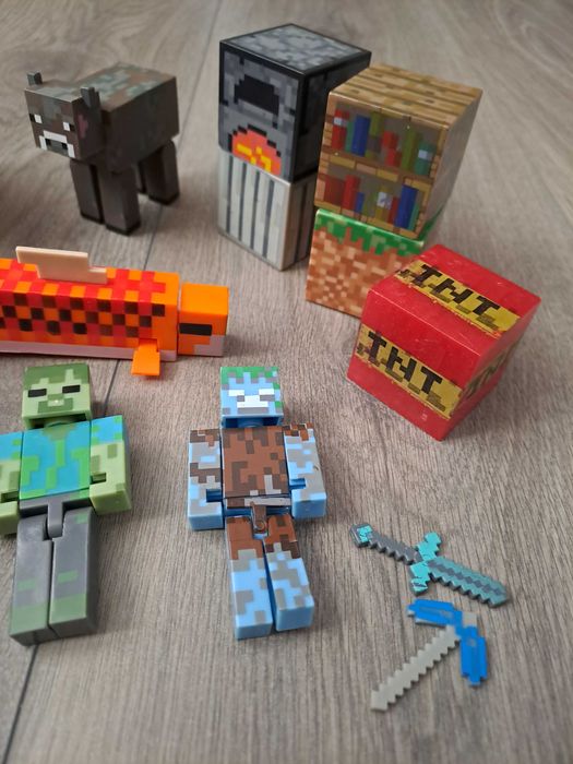 Minecraft figurine