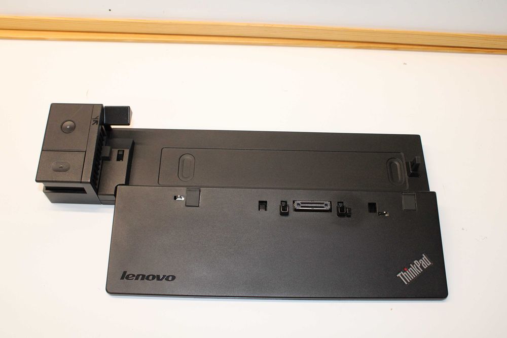 Докинг станция Lenovo ThinkPad Basic Dock 40A0