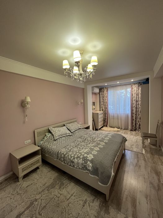 Продам спальный гарнитур