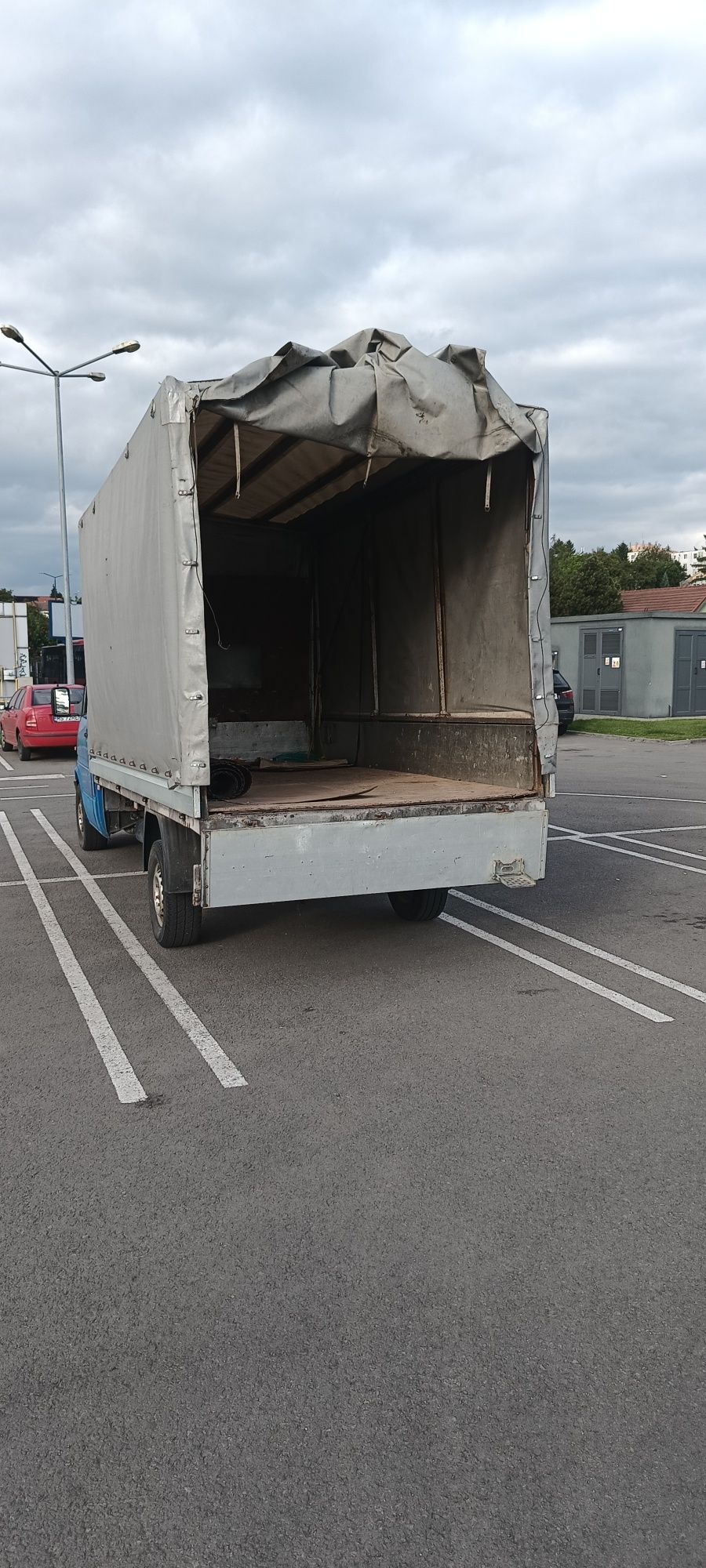 Transport marfă, mobilă , mutari , debarasări etc.