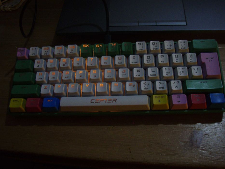 Tastatura RGB Cepter Khan Shadow Mechanical Mini Keyboard 1222985 noua