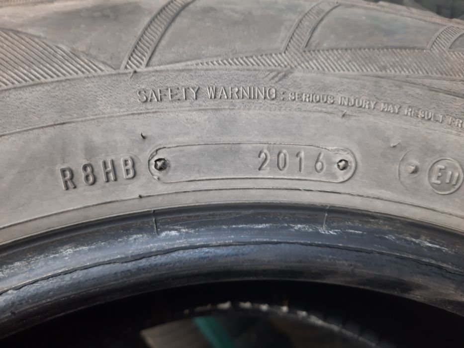 Продавам 4бр. Зимни гуми 215/65/16 Falken