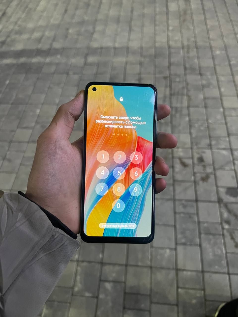 OPPO A78 smartfon