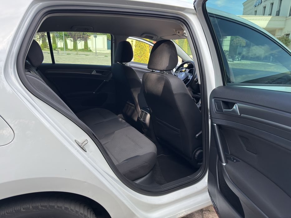 Volkswagen E-GOLF Full Electric 136 CP  35,8 kWh