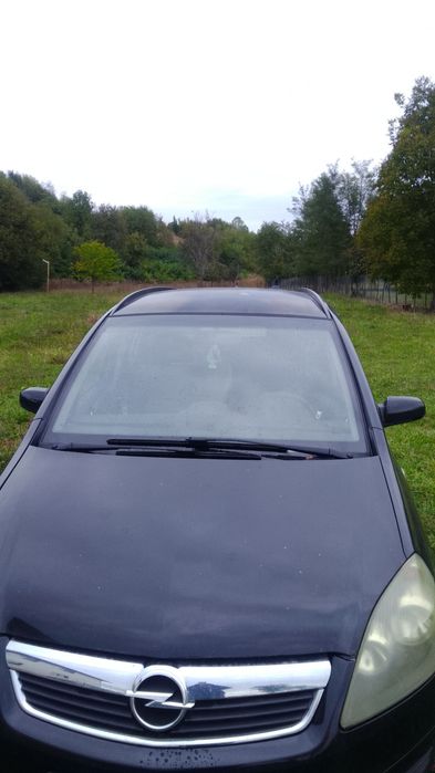 Vînd Opel Zafira