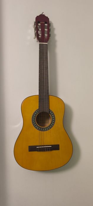 Vând chitara clasică 1/2