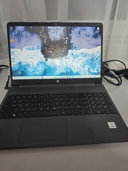 Laptop HP model:15s-fq1071nq  I5 16 giga 512 ssd