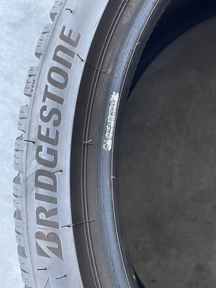 Set Anvelope Cauciucuri M+S Bridgestone 255 35 R20 Originale 2020