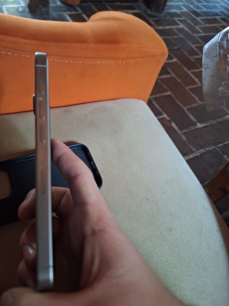Iphone15 pro в хорошем состояние