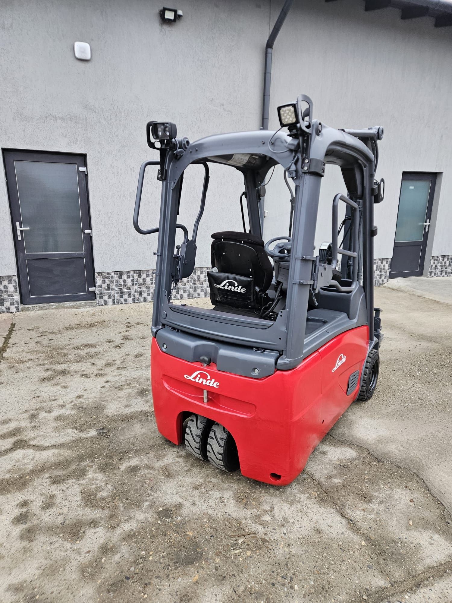 Motostivuitor Stivuitor Electric LINDE