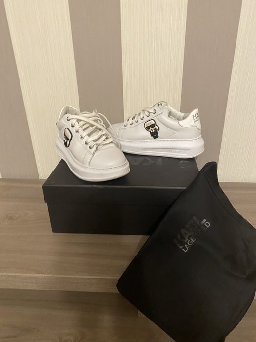 Asidasi Karl Lagerfeld