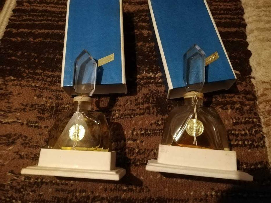Vand parfum vintage rusesc,de colectie