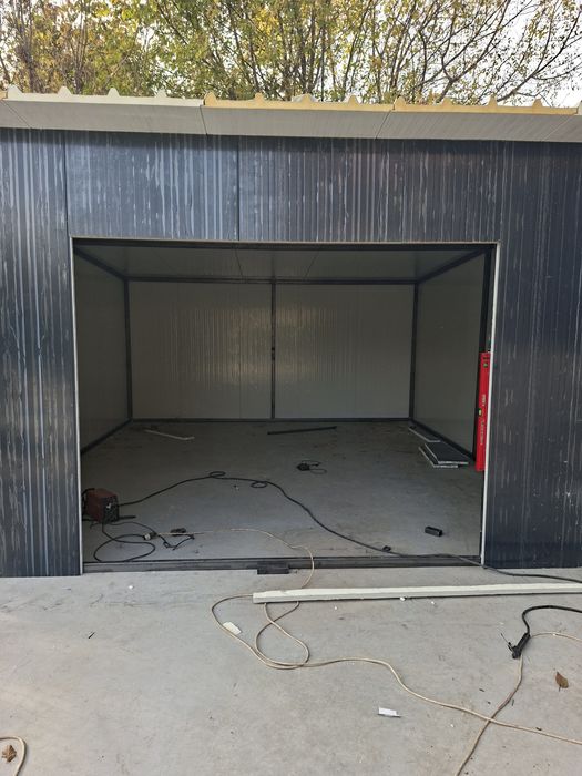 Vindem garaje auto 6x6