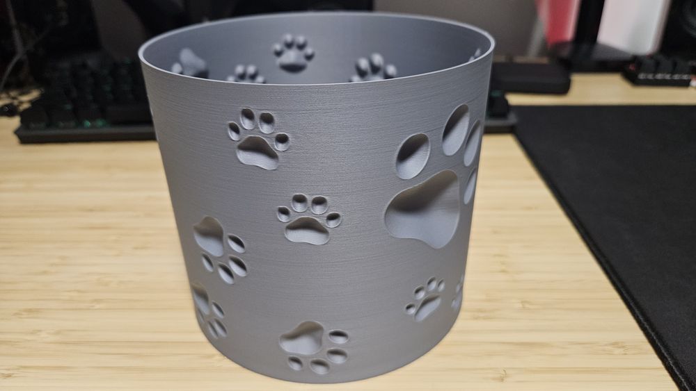 Vaza cu model labuta de caine printata 3D