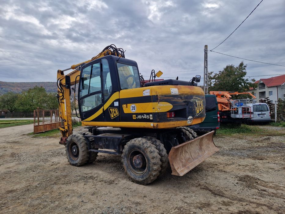 Excavator mobil, pneuri JCB 145