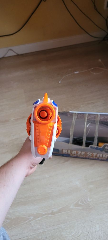 Vand 2 pistoale nerf