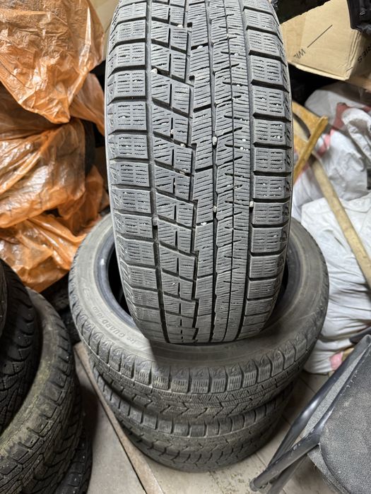 Yokohama 215 45r17 шины зимние  Состоянии нового