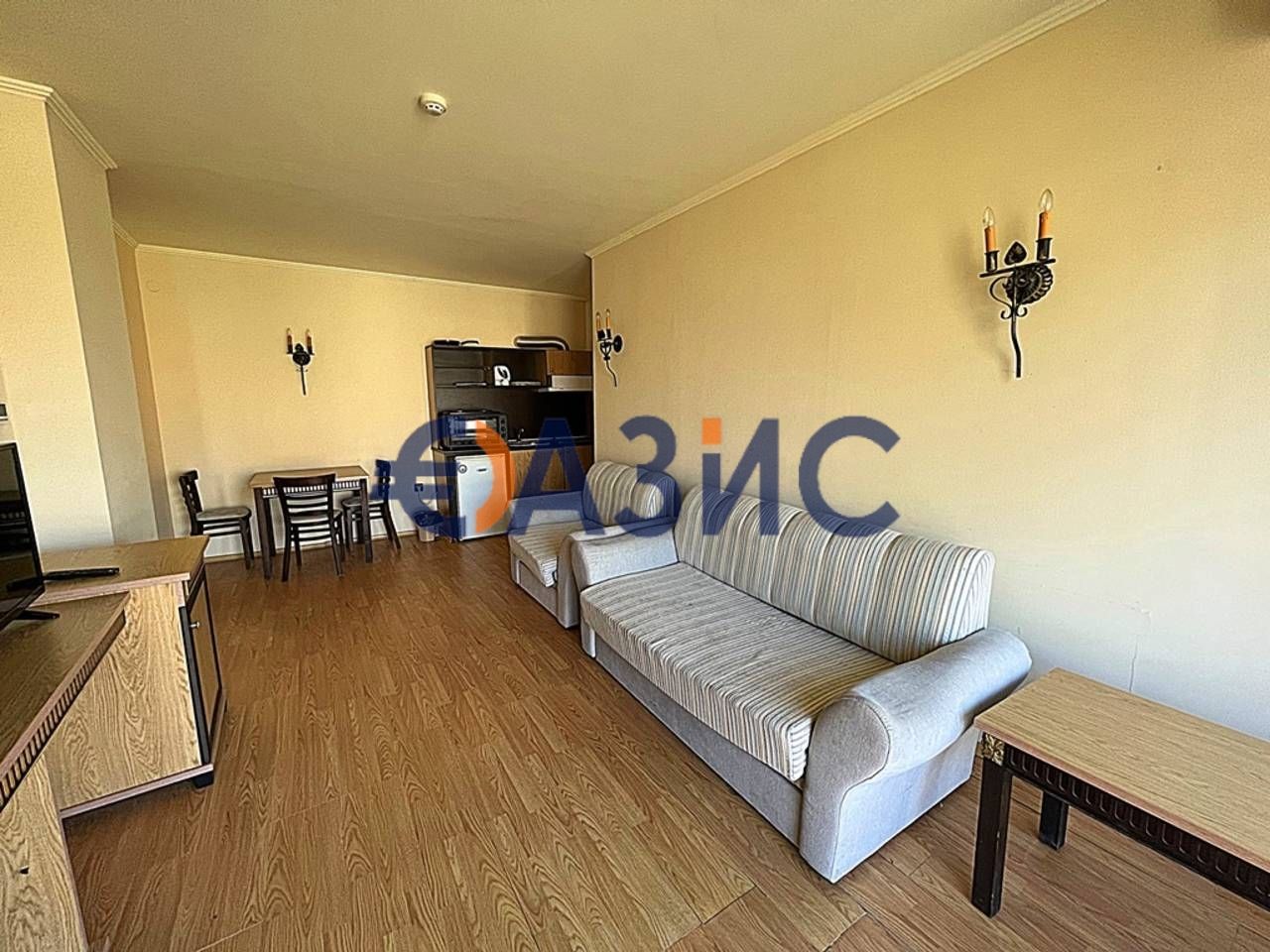 Продава се Двустаен апартамент в к.к. Елените - 64 кв.м за 727 €/кв.м - Снимка #2