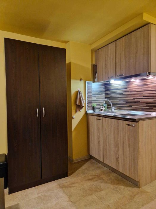 Дава се под наем Едностаен апартамент в Пловдив, Център - 25 кв.м за 225 € - Снимка #1