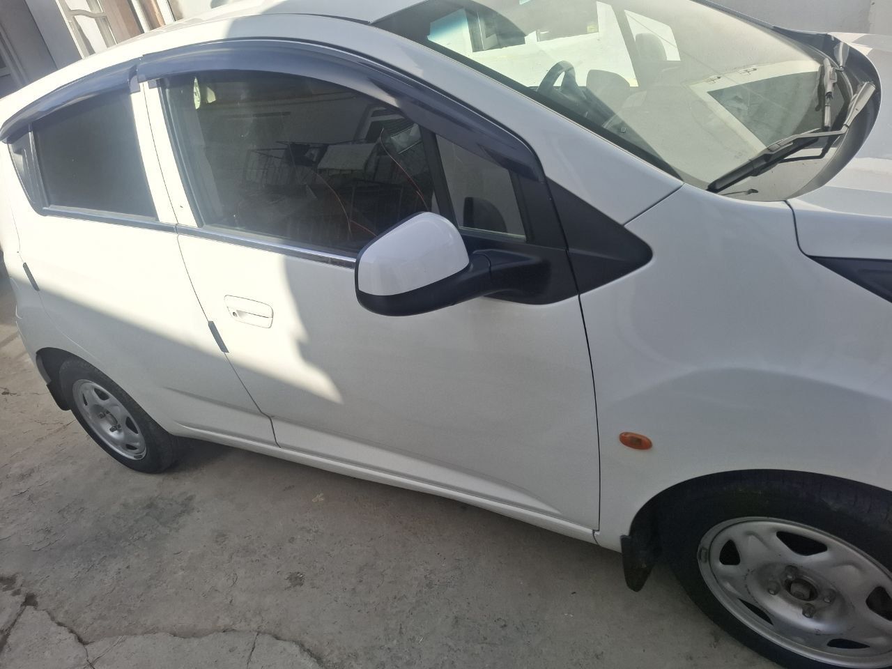 Spark sotiladi mashina