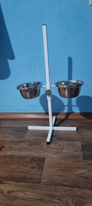 Стойка для кормления собак