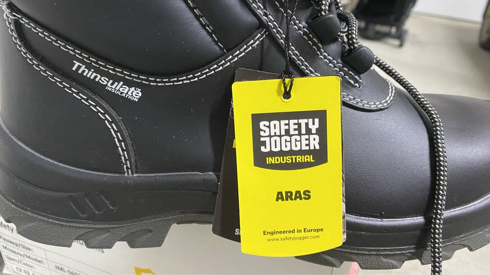 Продается Safety ботинки 41 размера новые