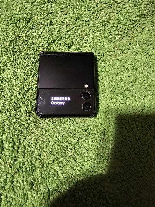 Samsung Galaxy Z flip 3 256 GB