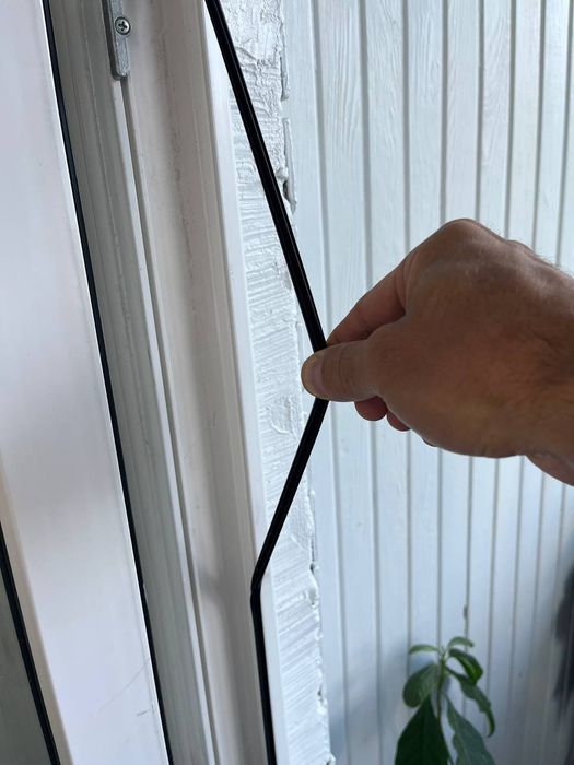 Замена уплотнительных резин на пластиковых окнах. Ремонт окон.